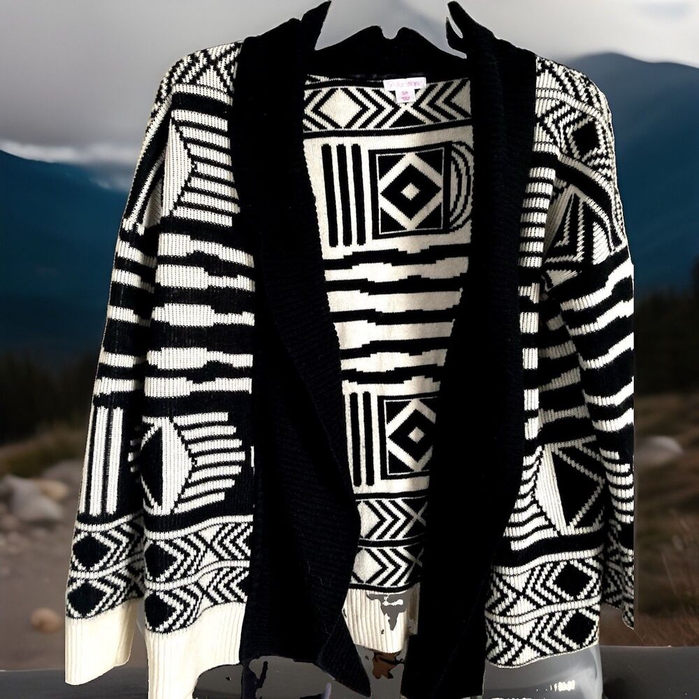 Xhilaration Open Cardigan sweater Womens S/P Black/white Aztec Good Condition